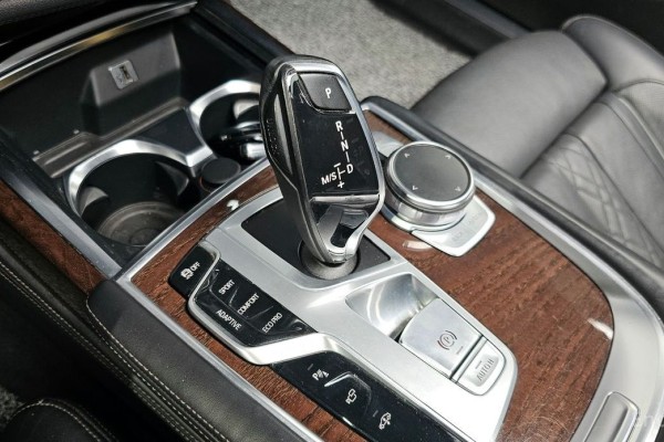 2015 BMW 7 серии с пробегом 126 253 км