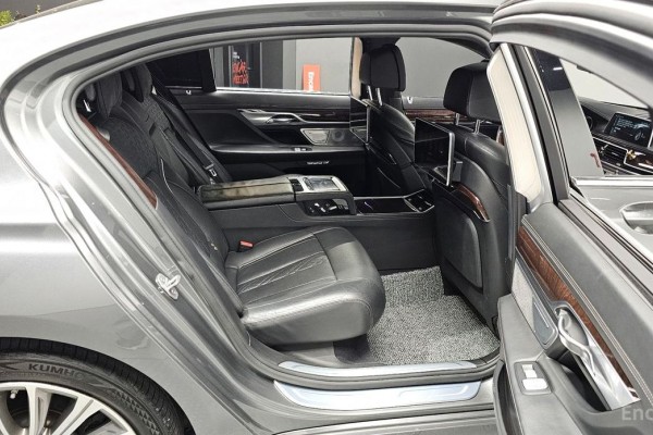 2015 BMW 7 серии с пробегом 126 253 км