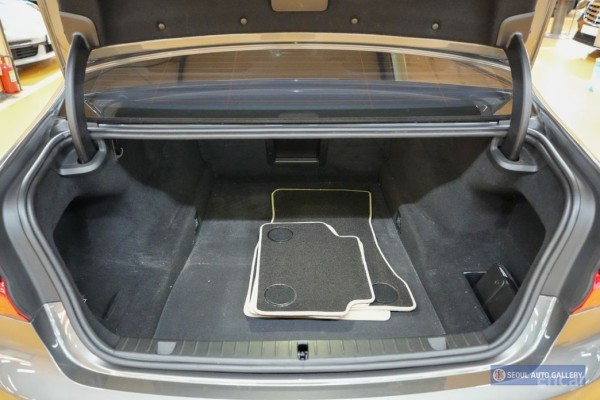 2016 BMW 7 серии с пробегом 124 044 км