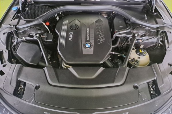 2015 BMW 7 серии с пробегом 120 000 км