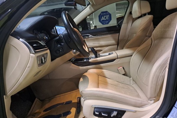 2015 BMW 7 серии с пробегом 120 000 км