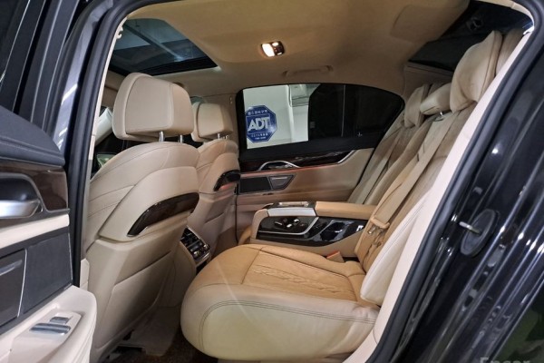 2015 BMW 7 серии с пробегом 120 000 км
