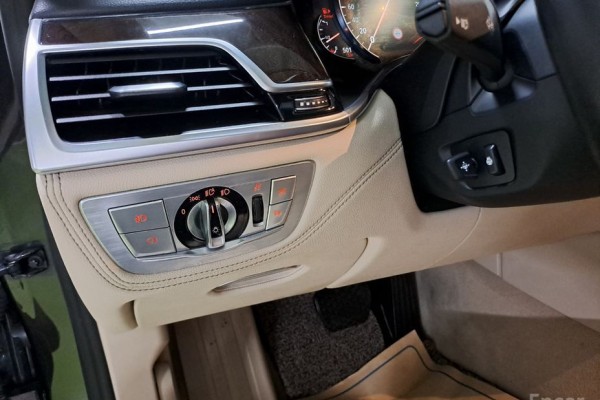 2015 BMW 7 серии с пробегом 120 000 км