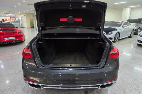 2016 BMW 7 серии с пробегом 143 797 км