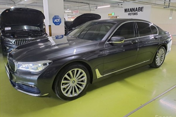 2015 BMW 7 серии с пробегом 120 000 км