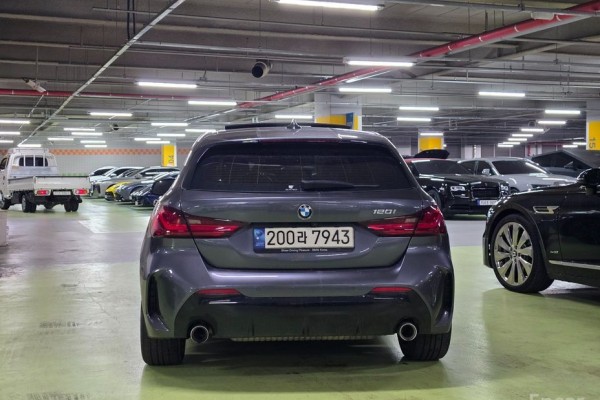 2021 BMW 1 серии с пробегом 49 000 км