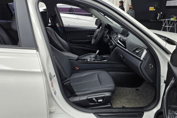 2015 BMW 3 серии с пробегом 111 968 км