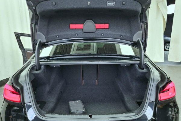 2020 BMW 5 серии с пробегом 112 742 км