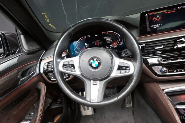 2020 BMW 5 серии с пробегом 52 413 км