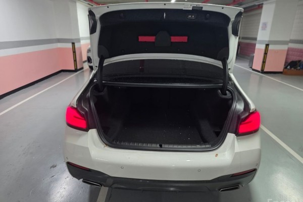 2021 BMW 5 серии с пробегом 143 579 км