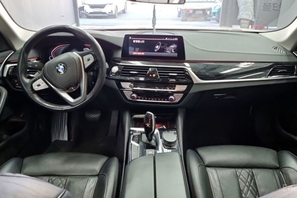 2019 BMW 5 серии с пробегом 123 400 км