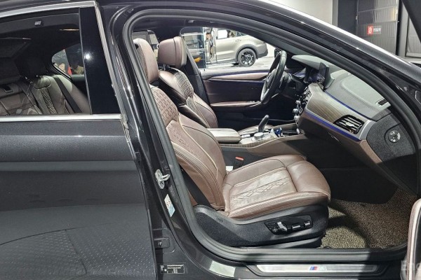 2019 BMW 5 серии с пробегом 93 887 км