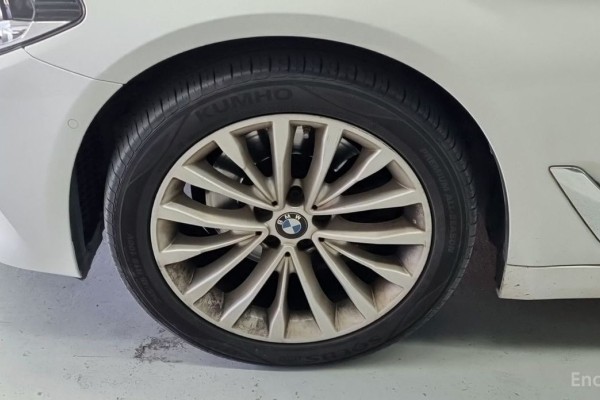 2019 BMW 5 серии с пробегом 123 400 км