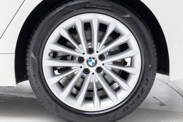 2021 BMW 5 серии с пробегом 48 034 км