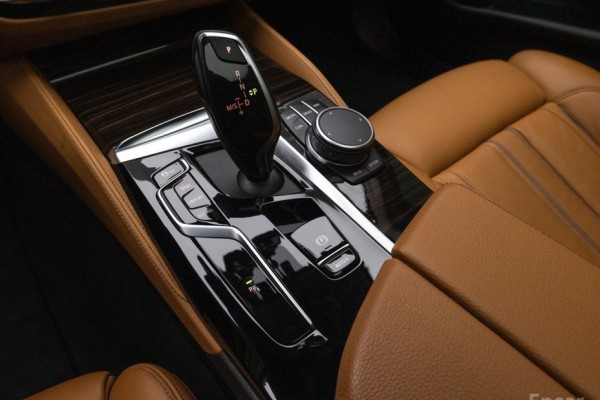 2021 BMW 5 серии с пробегом 48 034 км