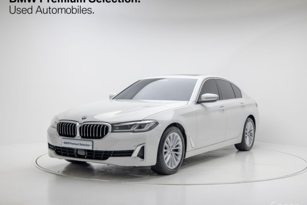 2021 BMW 5 серии с пробегом 48 034 км