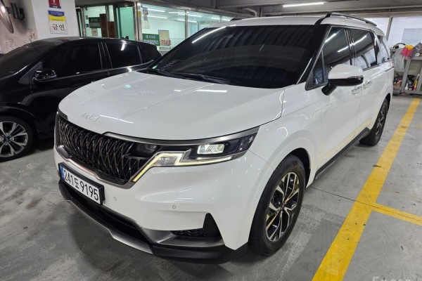 2022 Kia Carnival с пробегом 69 600 км