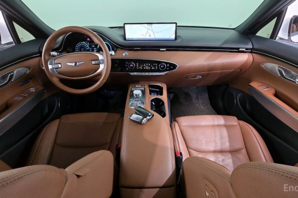 2021 Genesis GV70 с пробегом 35 348 км