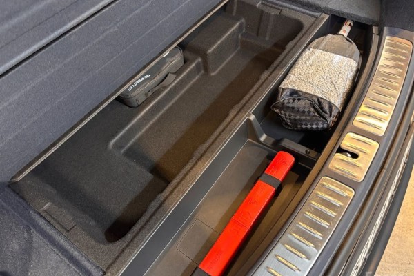 2021 Genesis GV70 с пробегом 67 000 км