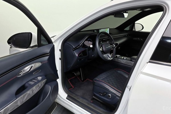 2021 Genesis GV70 с пробегом 85 340 км