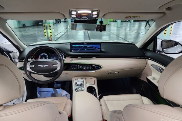 2021 Genesis GV70 с пробегом 49 052 км