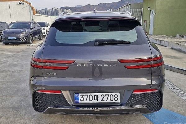 2021 Genesis GV70 с пробегом 59 131 км