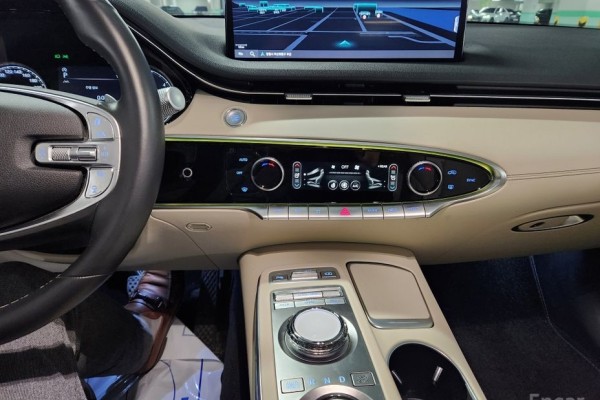 2021 Genesis GV70 с пробегом 49 052 км