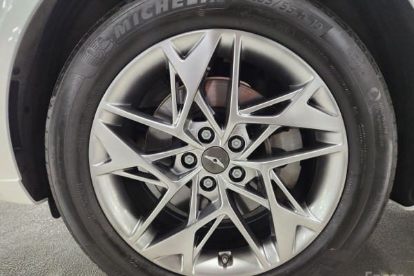 2021 Genesis GV70 с пробегом 49 052 км