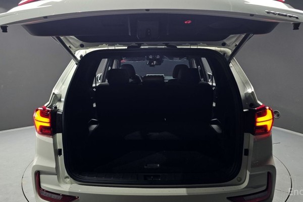 2025 SsangYong Rexton с пробегом 10 057 км