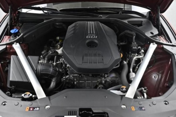 2023 Genesis G70 с пробегом 2 600 км