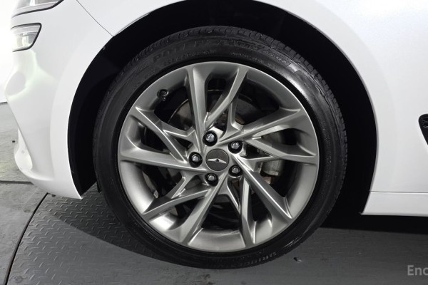 2022 Genesis G70 с пробегом 30 455 км