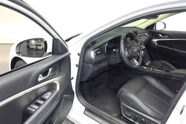 2022 Genesis G70 с пробегом 30 455 км