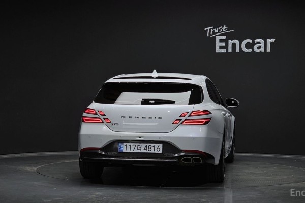 2022 Genesis G70 с пробегом 55 642 км