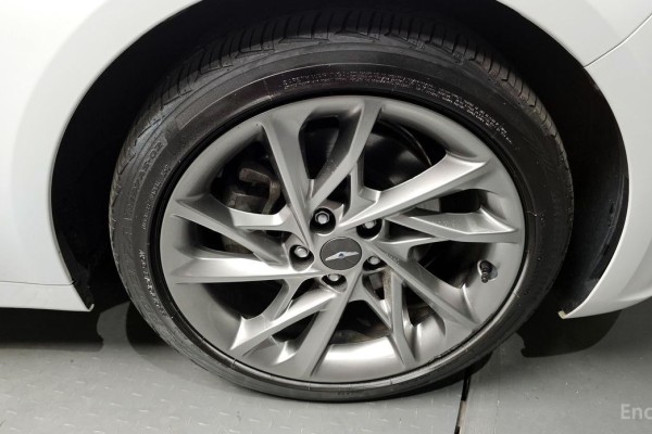 2022 Genesis G70 с пробегом 55 642 км