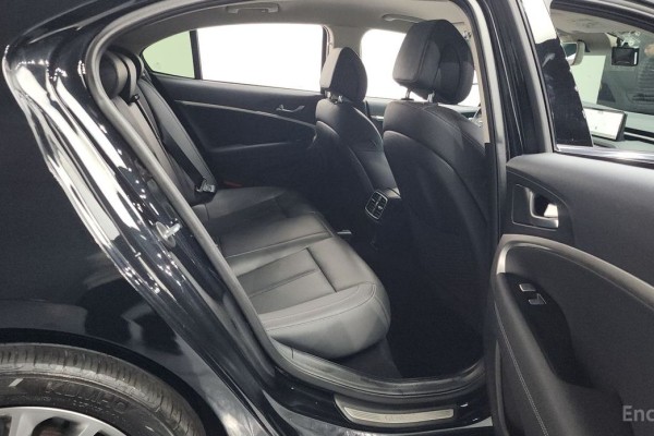 2022 Genesis G70 с пробегом 84 233 км