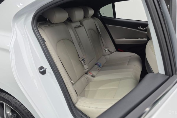 2023 Genesis G70 с пробегом 8 870 км