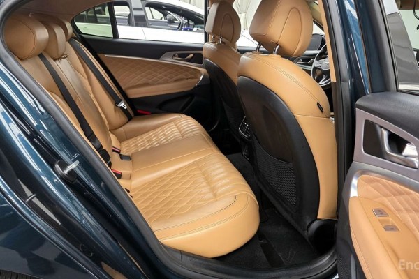 2022 Genesis G70 с пробегом 75 670 км