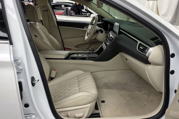 2022 Genesis G70 с пробегом 40 332 км