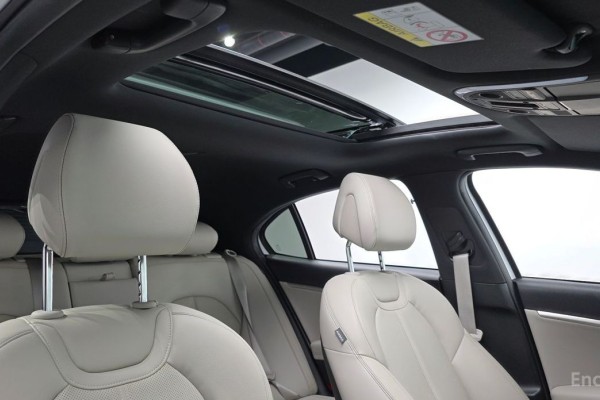 2023 Genesis G70 с пробегом 8 870 км