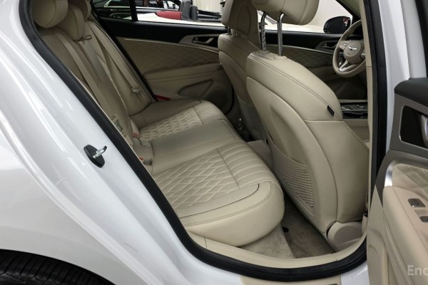 2022 Genesis G70 с пробегом 40 332 км