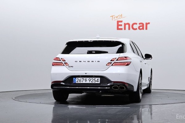 2022 Genesis G70 с пробегом 54 620 км