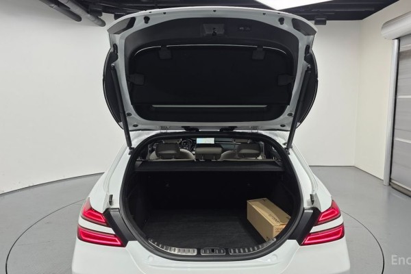 2023 Genesis G70 с пробегом 8 870 км