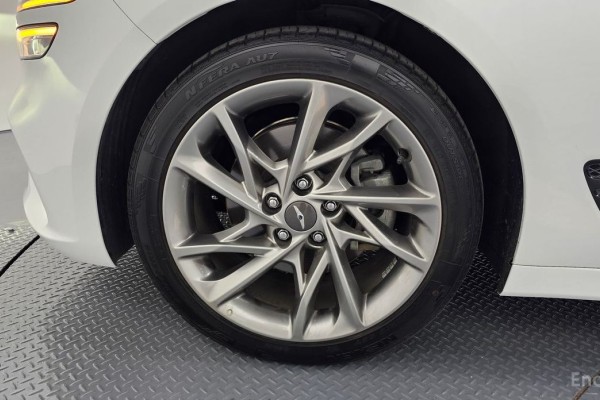 2022 Genesis G70 с пробегом 54 620 км