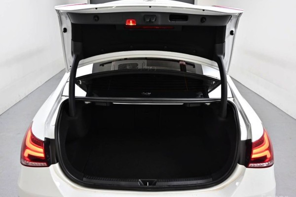 2021 Mercedes-Benz A-Класс с пробегом 63 248 км