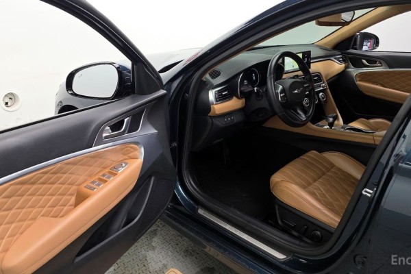 2022 Genesis G70 с пробегом 82 554 км