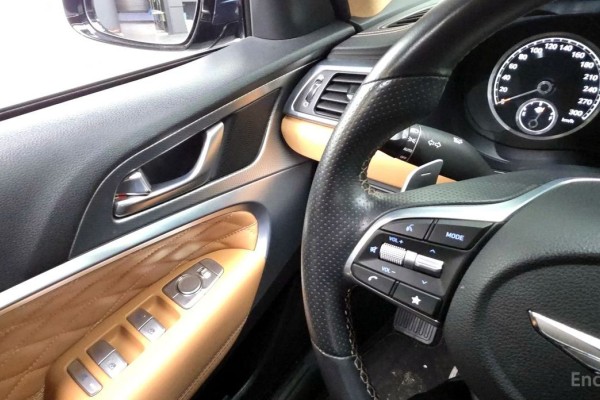 2022 Genesis G70 с пробегом 74 521 км