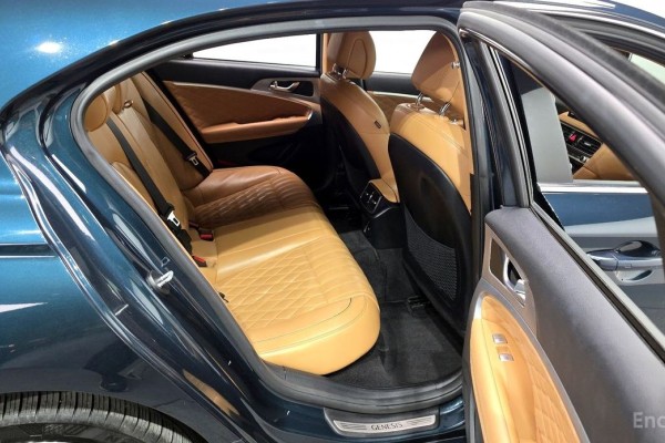 2022 Genesis G70 с пробегом 83 823 км