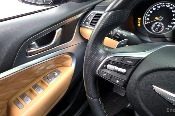 2022 Genesis G70 с пробегом 82 554 км