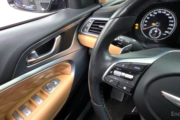 2022 Genesis G70 с пробегом 80 986 км