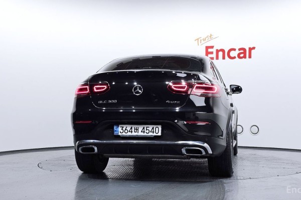 2022 Mercedes-Benz GLC с пробегом 67 214 км